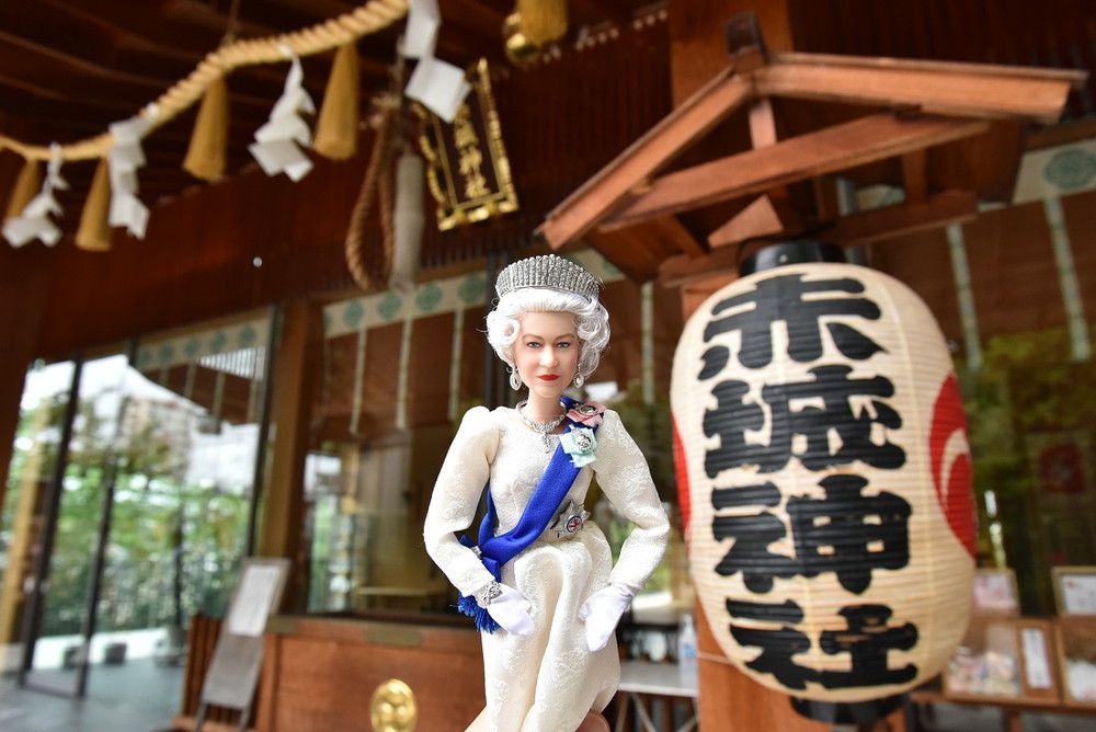 赤城神社来訪『エリザベス　女王陛下の微笑み』大ヒット祈願実施
